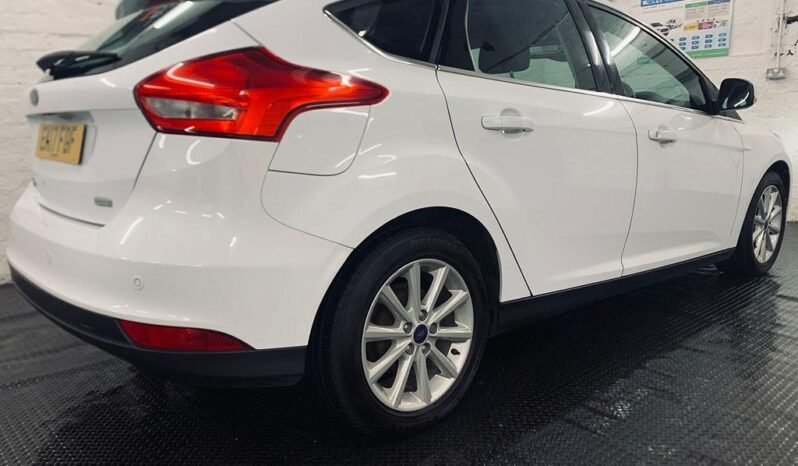 Ford Focus 1.0T EcoBoost Titanium Euro 6 (s/s) 5dr full